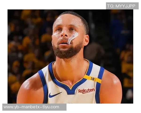 库里分享谷歌折叠手机广告幕后花絮巴特勒奇特造型意外现身引关注 库里分享谷歌折叠手机广告幕后花絮巴特勒奇特造型意外现身引关注