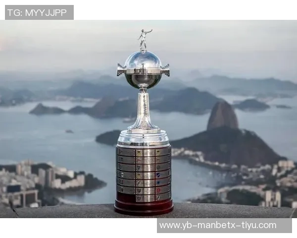 达尼洛成历史首位双冠王者夺得欧冠与南美解放者杯双料冠军